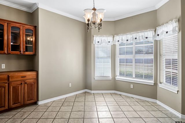 10624 Russell DR, Chandler, TX 75758
