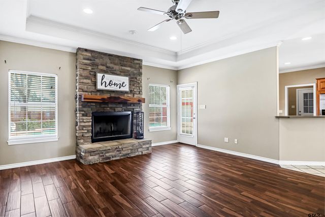 10624 Russell DR, Chandler, TX 75758