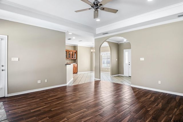 10624 Russell DR, Chandler, TX 75758