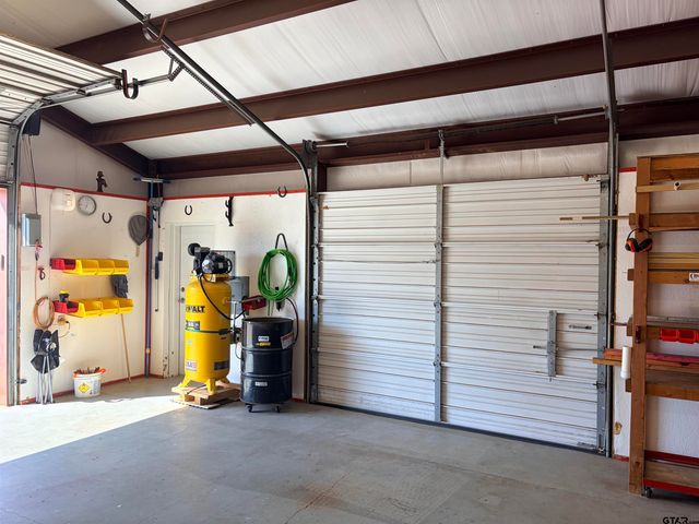 10624 Russell DR, Chandler, TX 75758