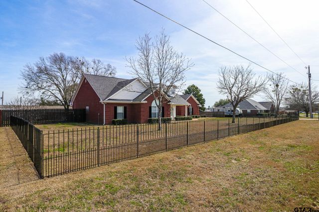 10624 Russell DR, Chandler, TX 75758