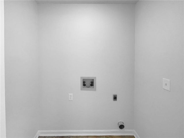 550 Wayside Drive, Lawrenceville, GA 30046
