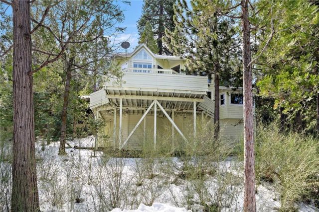 180 Grass Valley, Lake Arrowhead, CA 92352