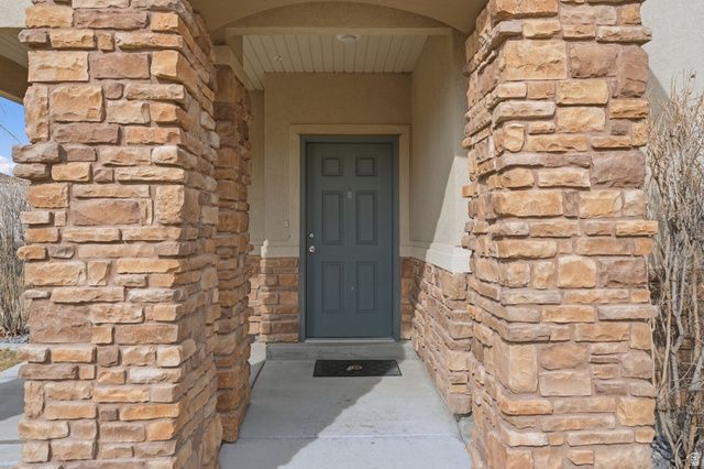 7118 S GREENSAND DR, West Jordan, UT 84084