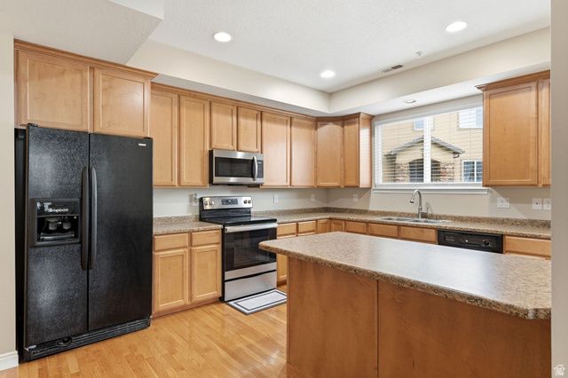 7118 S GREENSAND DR, West Jordan, UT 84084