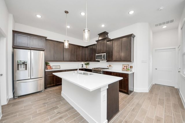 10058 Nectar Path, Iowa Colony, TX 77583