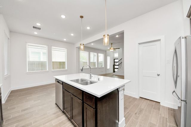 10058 Nectar Path, Iowa Colony, TX 77583