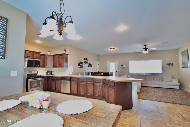 6828 Jordyn Emily Lane, El Paso, TX 79932