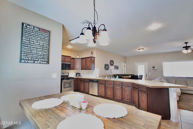 6828 Jordyn Emily Lane, El Paso, TX 79932