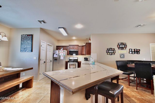 6828 Jordyn Emily Lane, El Paso, TX 79932