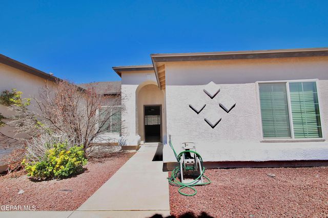 6828 Jordyn Emily Lane, El Paso, TX 79932