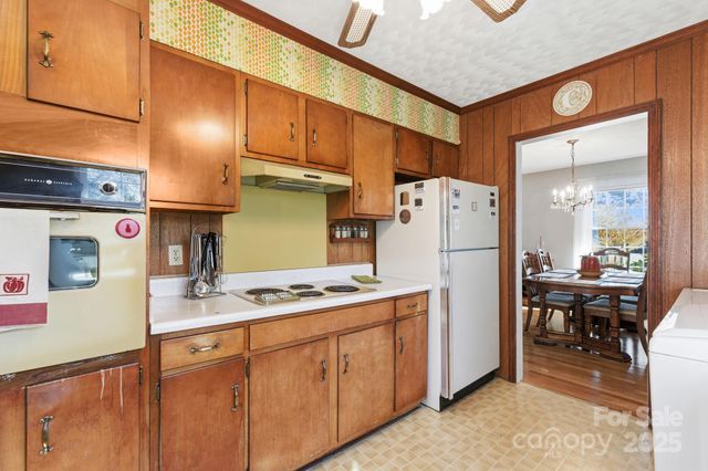 500 Old Haw Creek Road, Asheville, NC 28805