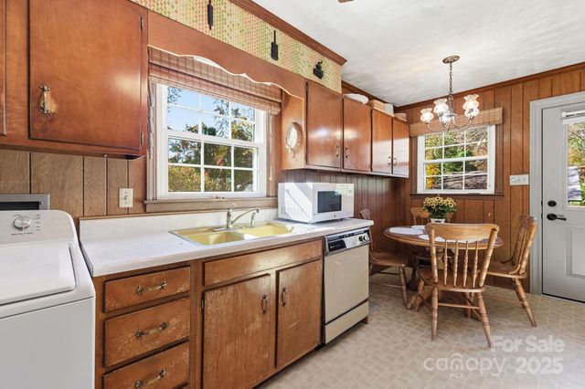 500 Old Haw Creek Road, Asheville, NC 28805