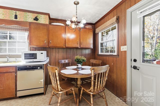 500 Old Haw Creek Road, Asheville, NC 28805