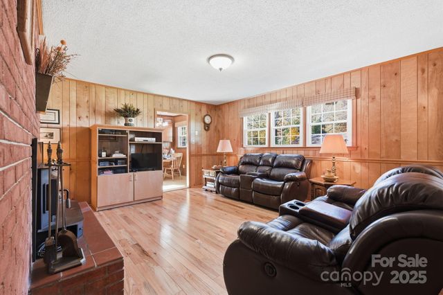 500 Old Haw Creek Road, Asheville, NC 28805