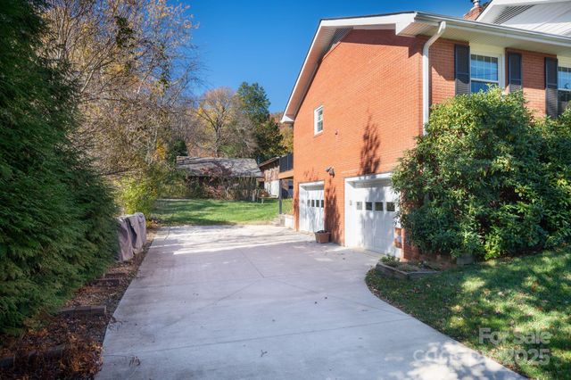 500 Old Haw Creek Road, Asheville, NC 28805