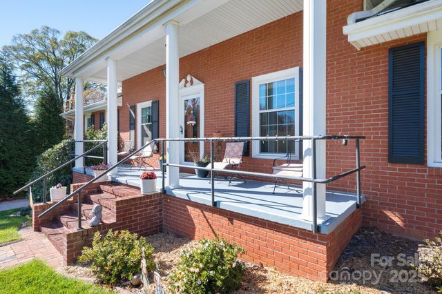 500 Old Haw Creek Road, Asheville, NC 28805