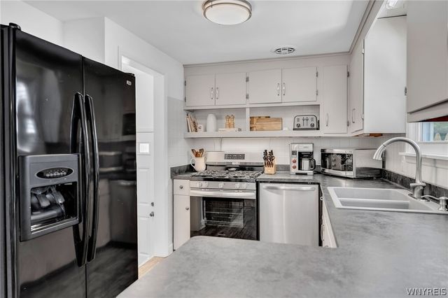 650 East And West Road, West Seneca, NY 14224