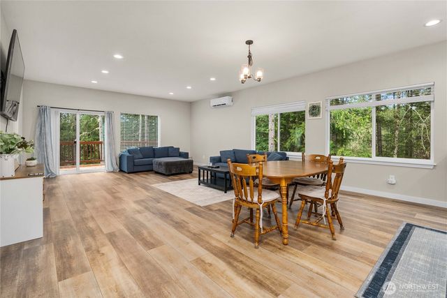 41 E Coon Drive N, Belfair, WA 98528