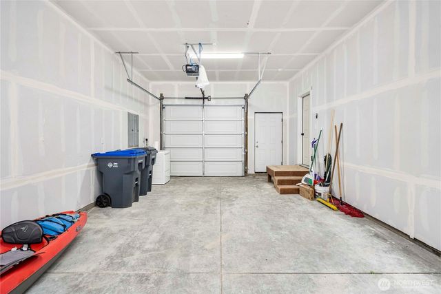 41 E Coon Drive N, Belfair, WA 98528