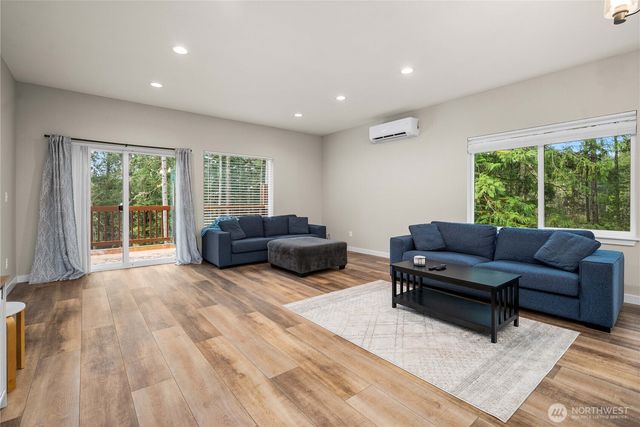 41 E Coon Drive N, Belfair, WA 98528