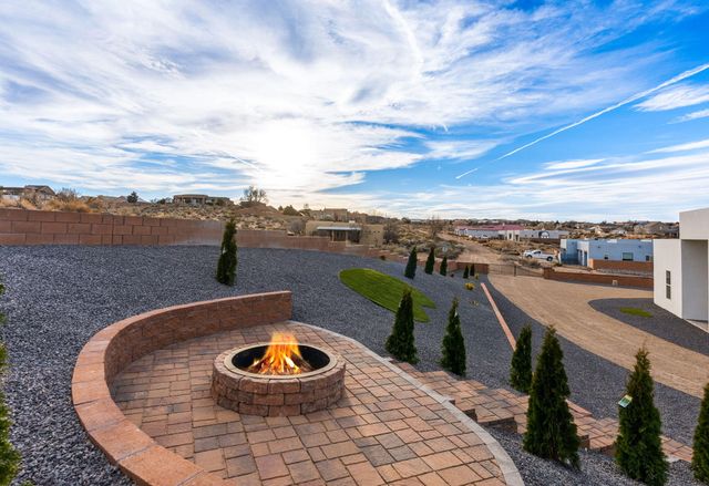 2398 Istle Road NE, Rio Rancho, NM 87124