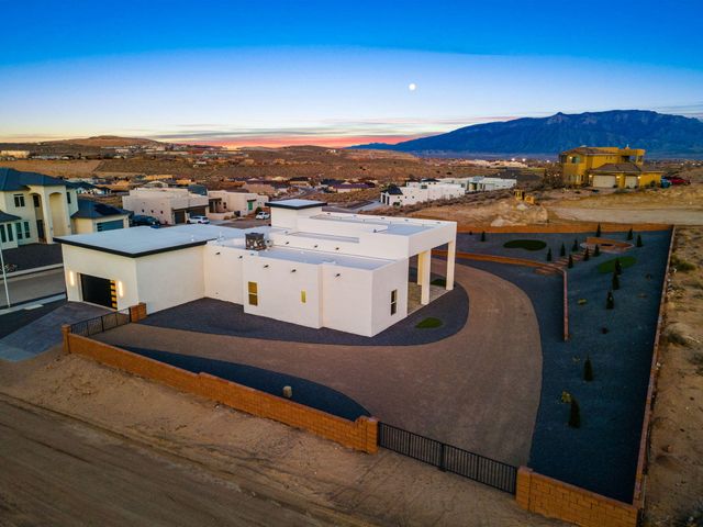 2398 Istle Road NE, Rio Rancho, NM 87124