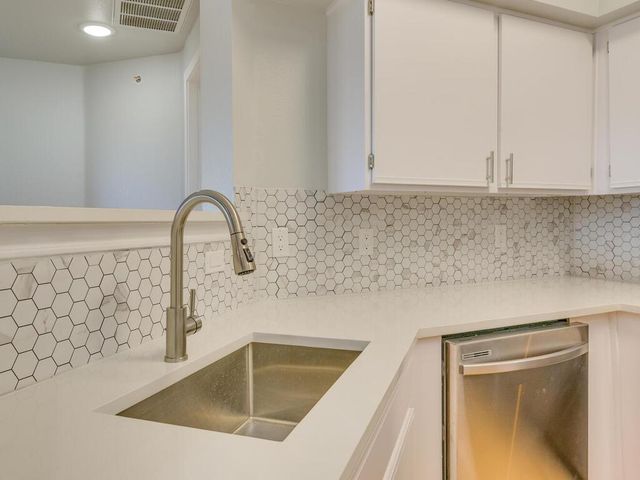 2320 Gracy Farms LN 932, Austin, TX 78758