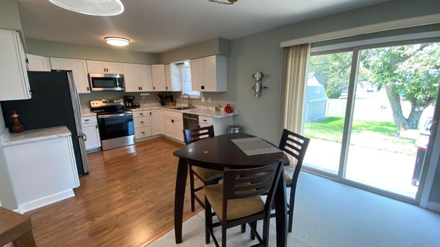 9814 Lincoln Court, Crown Point, IN 46307