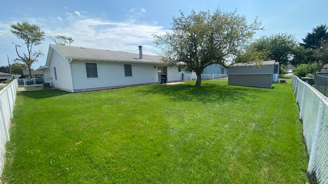 9814 Lincoln Court, Crown Point, IN 46307