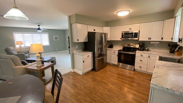 9814 Lincoln Court, Crown Point, IN 46307