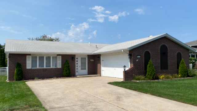 9814 Lincoln Court, Crown Point, IN 46307