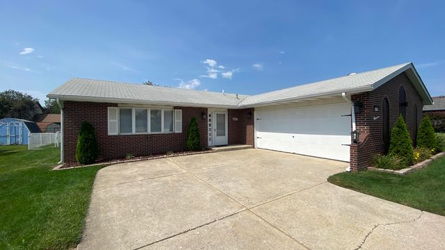 9814 Lincoln Court, Crown Point, IN 46307