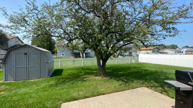 9814 Lincoln Court, Crown Point, IN 46307