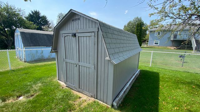 9814 Lincoln Court, Crown Point, IN 46307