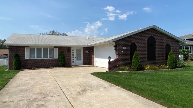 9814 Lincoln Court, Crown Point, IN 46307