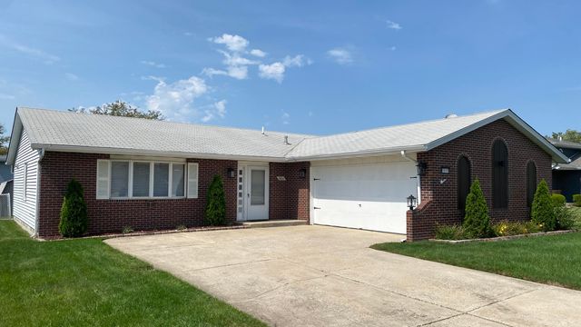 9814 Lincoln Court, Crown Point, IN 46307