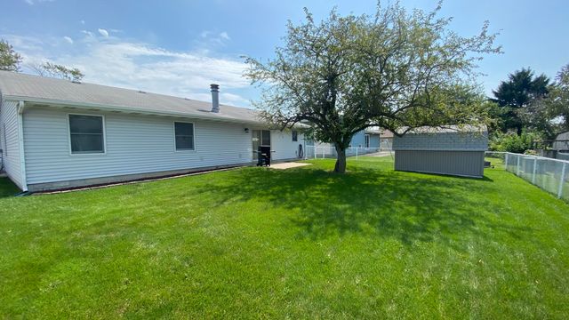 9814 Lincoln Court, Crown Point, IN 46307