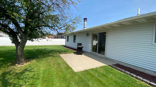 9814 Lincoln Court, Crown Point, IN 46307