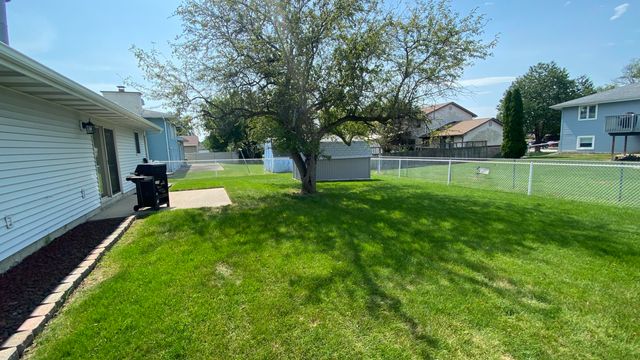9814 Lincoln Court, Crown Point, IN 46307