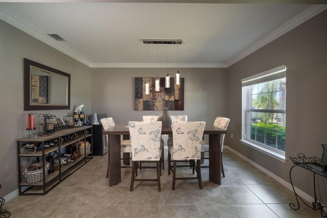 1662 SE North Blackwell Drive, Port St. Lucie, FL 34952