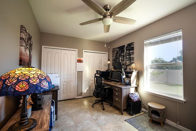 1662 SE North Blackwell Drive, Port St. Lucie, FL 34952