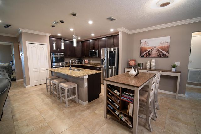 1662 SE North Blackwell Drive, Port St. Lucie, FL 34952