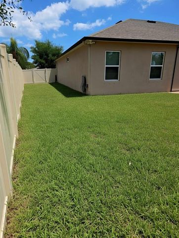 1662 SE North Blackwell Drive, Port St. Lucie, FL 34952
