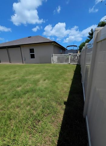 1662 SE North Blackwell Drive, Port St. Lucie, FL 34952
