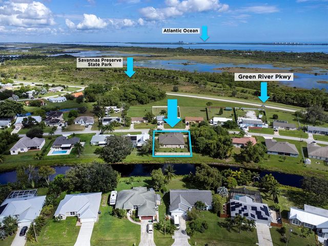 1662 SE North Blackwell Drive, Port St. Lucie, FL 34952
