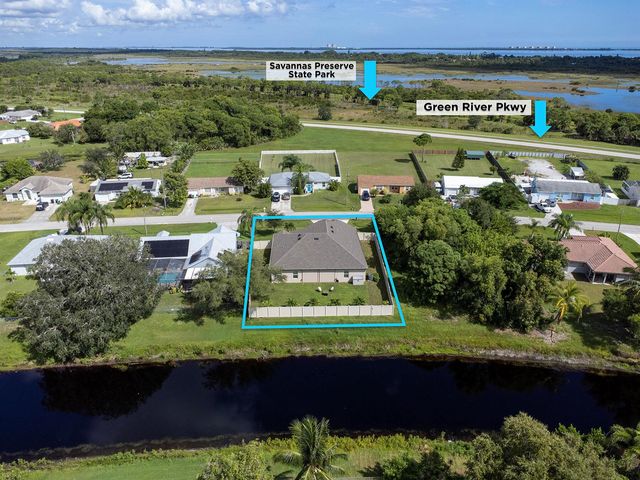 1662 SE North Blackwell Drive, Port St. Lucie, FL 34952