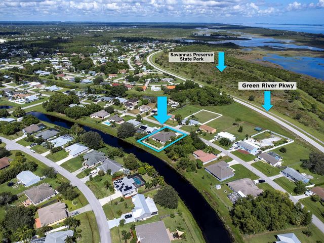 1662 SE North Blackwell Drive, Port St. Lucie, FL 34952
