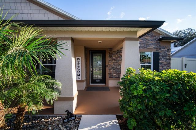 1662 SE North Blackwell Drive, Port St. Lucie, FL 34952
