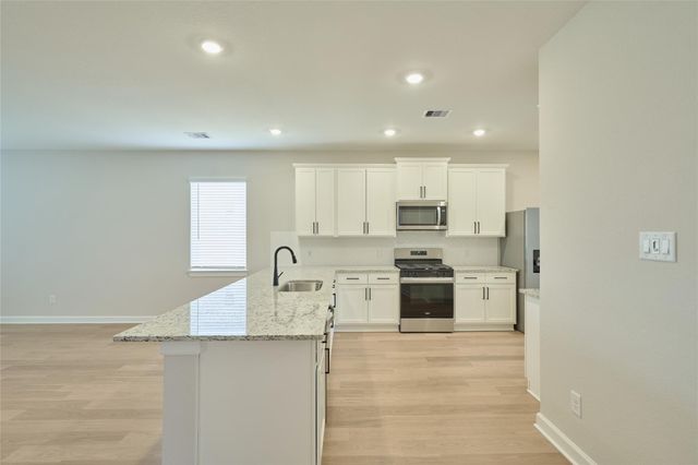 21554 Bluebonnet Bay Drive, Magnolia, TX 77354